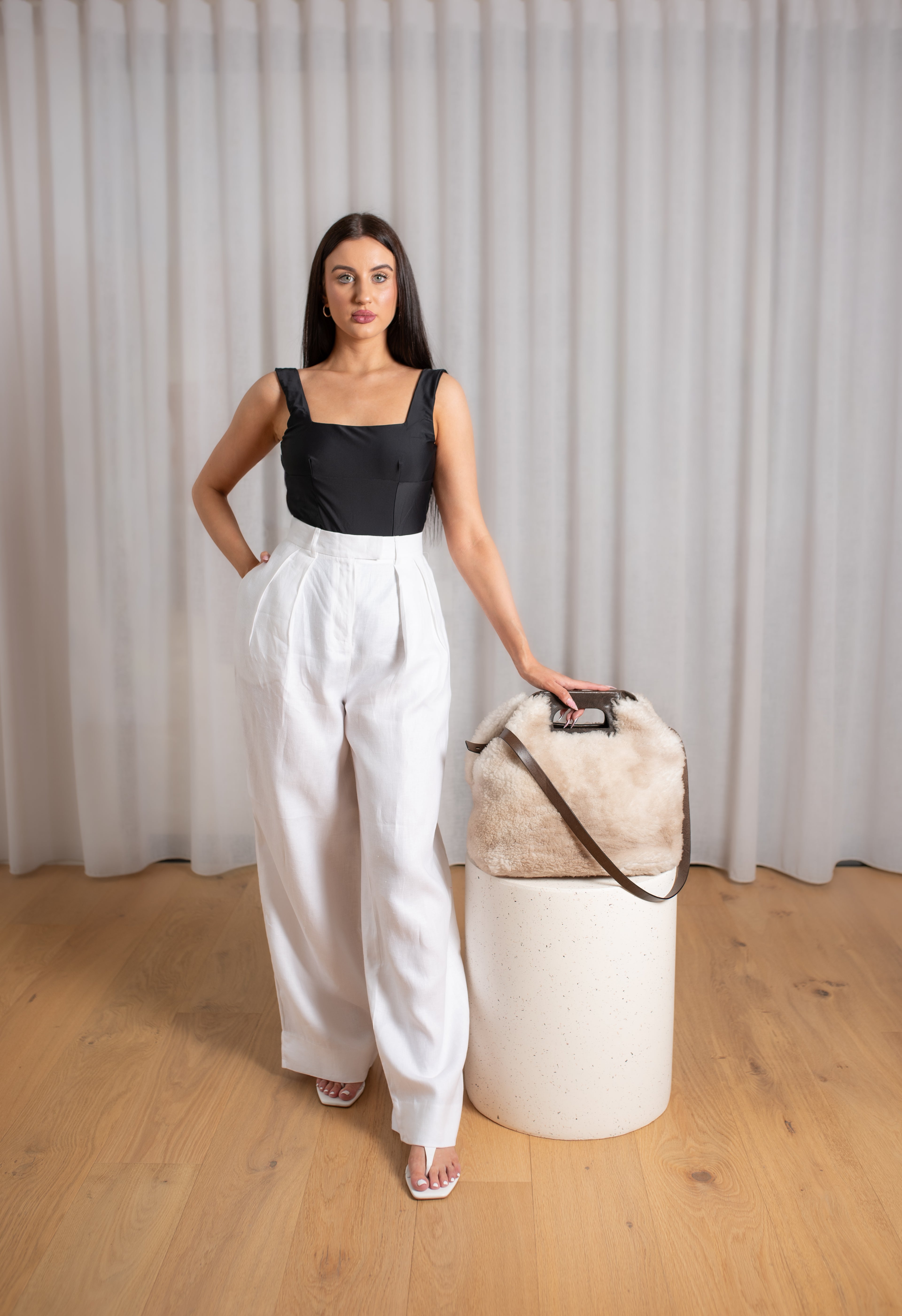 Market Cloudy - Glass Black